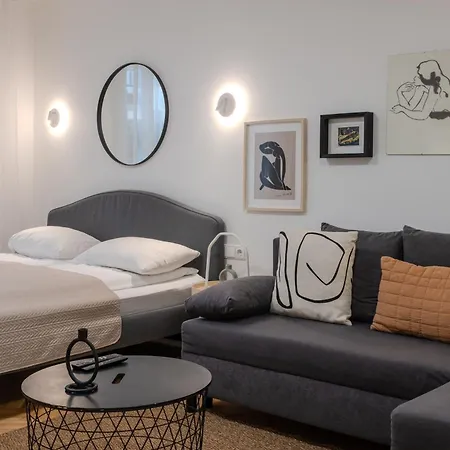 Apartment Urban Hideaway *